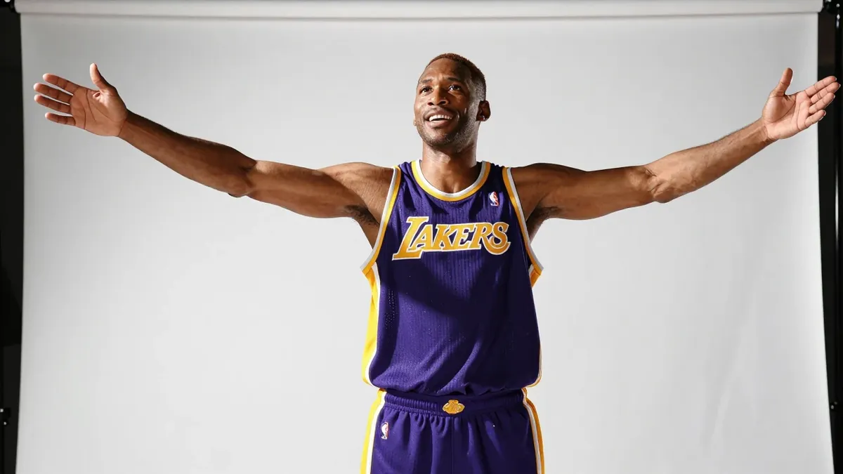 The Los Angeles Lakers are reportedly set to trade rookie Dalton Knecht to the Charlotte Hornets for veteran NBA champion...