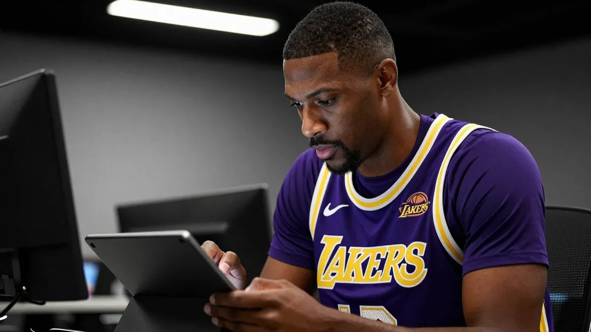 The Los Angeles Lakers, after missing Jonathan Kuminga, may also lose veteran target Bruce Brown to the defending...