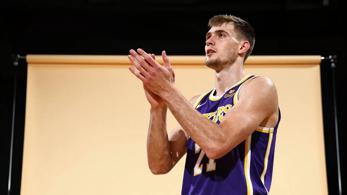 Los Angeles Lakers face roster deadline with Dalton Knecht on the bubble