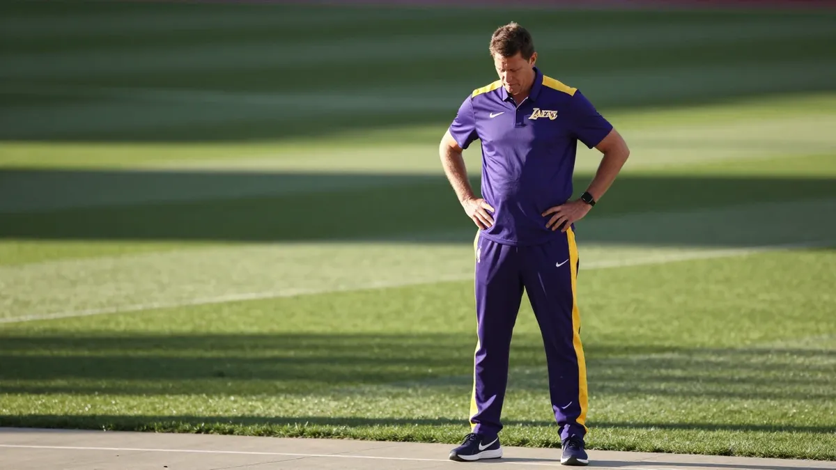 NBA insider Brett Siegel says not to expect Los Angeles Lakers trades for Jarred Vanderbilt or Dalton Knecht before the...